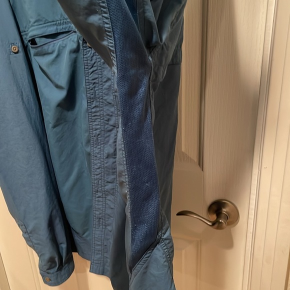 Mountain Hard Wear button up - Picture 6 of 7
